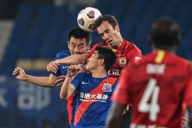 开云登录入口地址-5轮不败!亚泰比肩海港鲁能 仅丢1球成中超第1铁壁