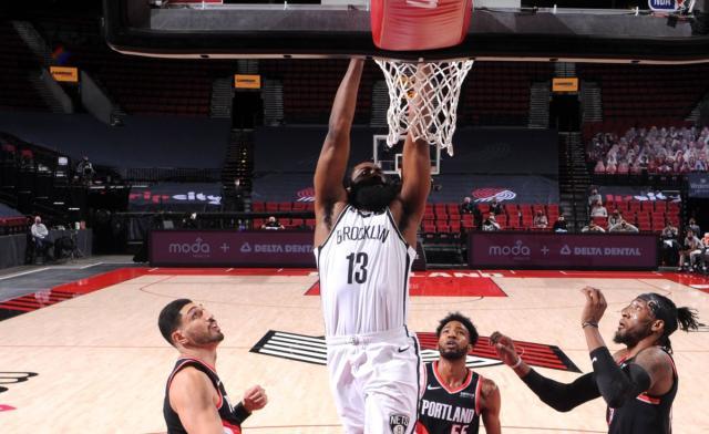 开云电子-三巨头有多香？湖勇举步维艰 篮网依旧高歌猛进