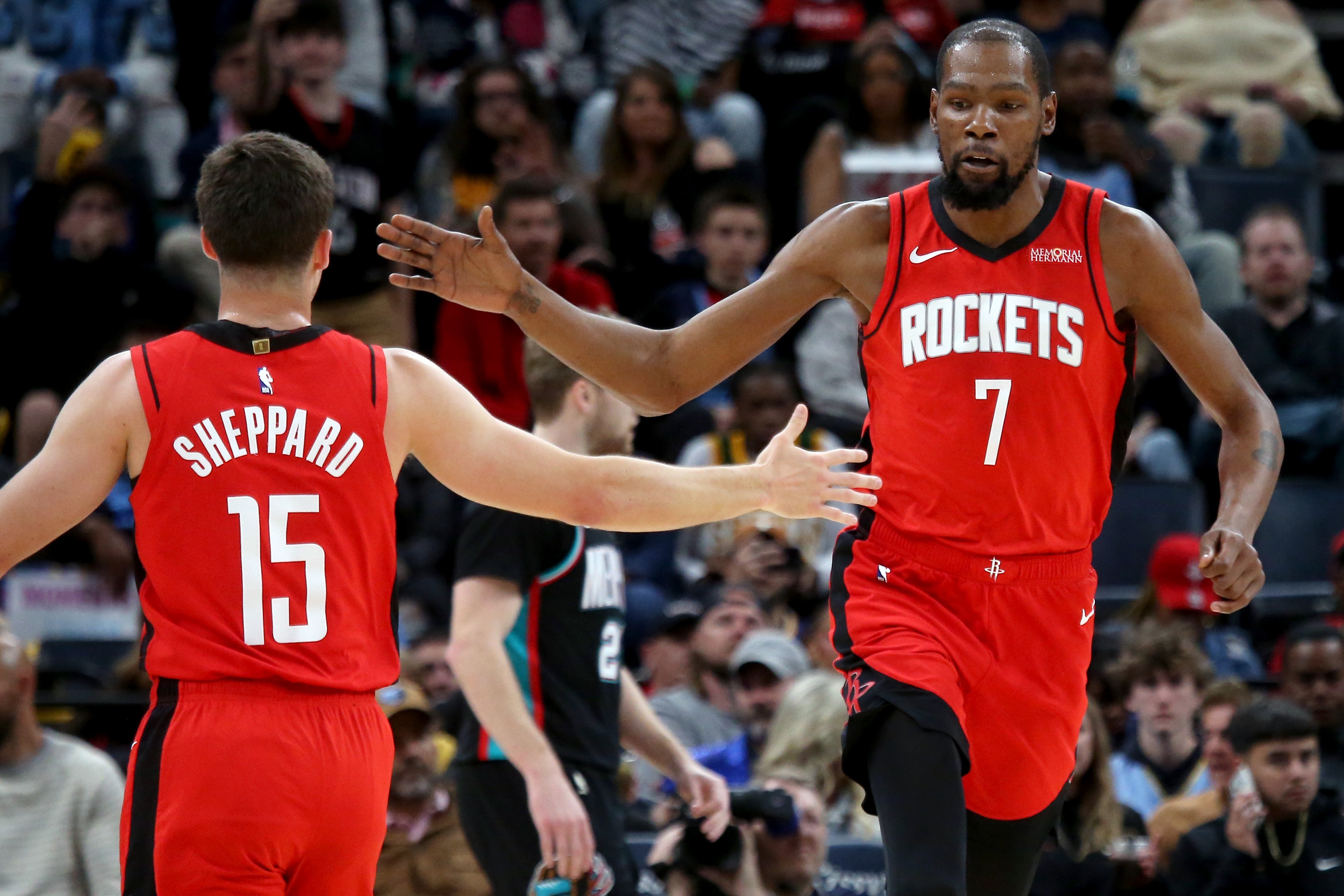 开云电子-17分大胜！火媒：近期最佳胜利 KD延续最佳阵赛季 申京默默砍两双